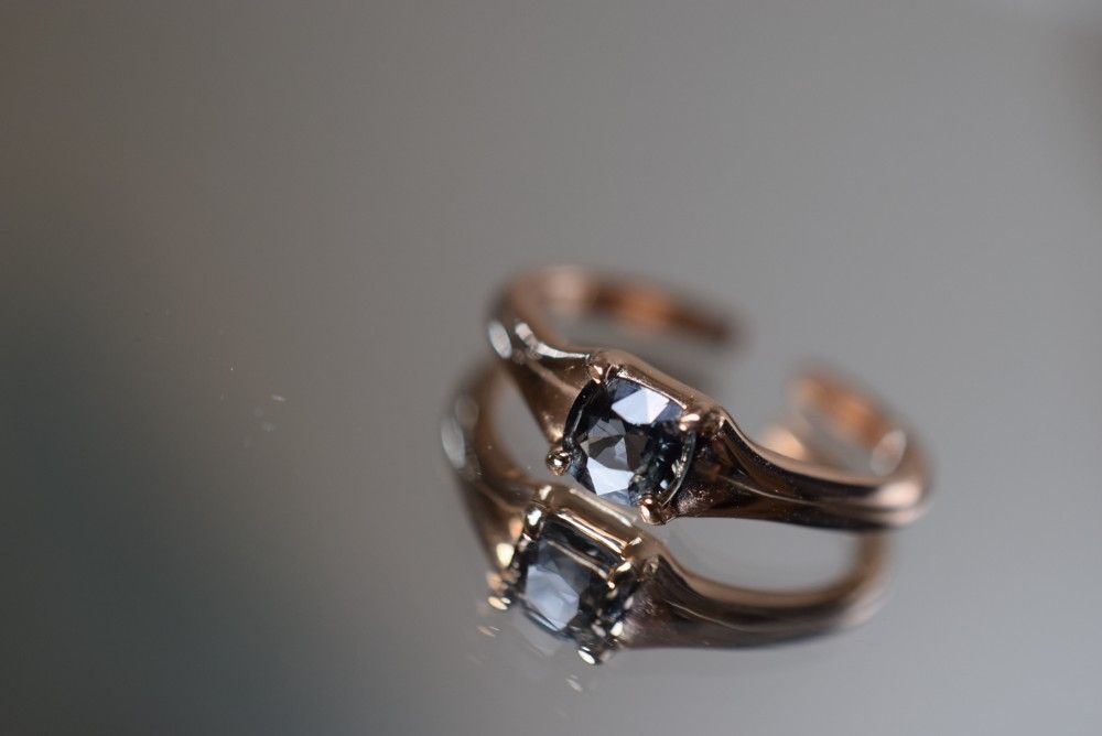 RS7-74 非加熱 宝石質 高貴な洗練の高級感紺色 スピネル リング 指輪