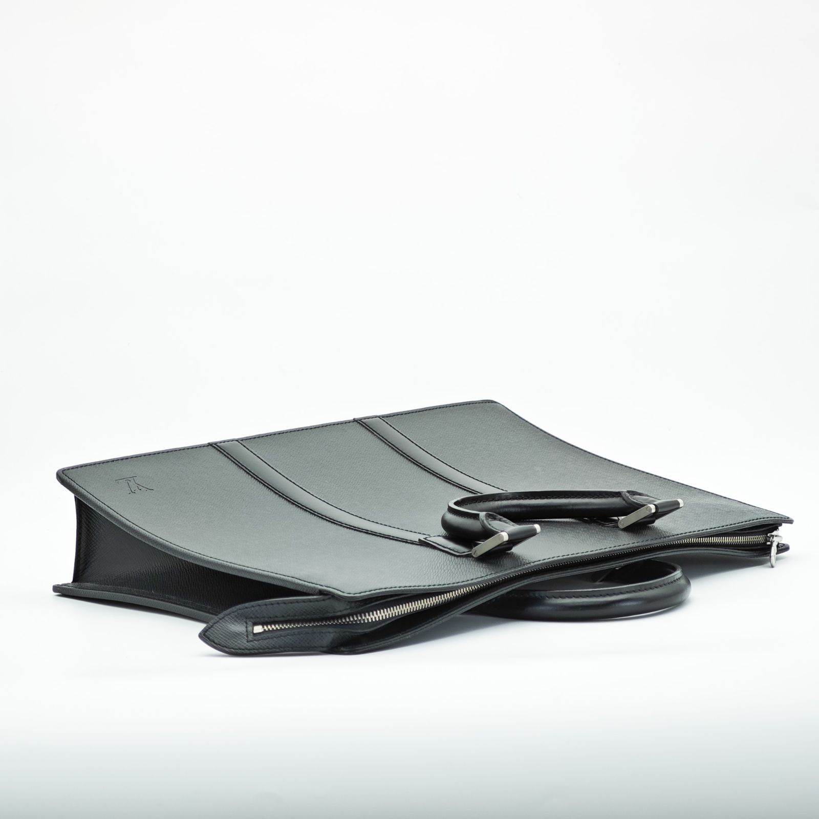 ルイヴィトンタイガ　ビジネスメンズ LOUIS VUITTON ルイ・ヴィトン タイガ ビジネス バッグ M30052