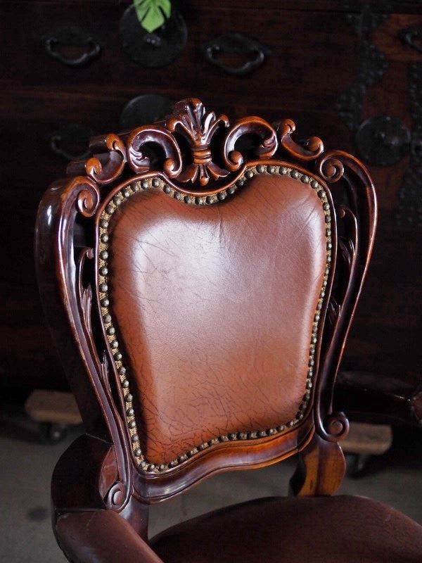 革張アンティークチェア 肘掛け付 古録展 送料無料