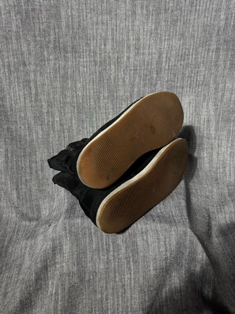 今なら全品配達料金無料！ THURSDAY S CHILD END Ver.ミスター ハイトップ リンク