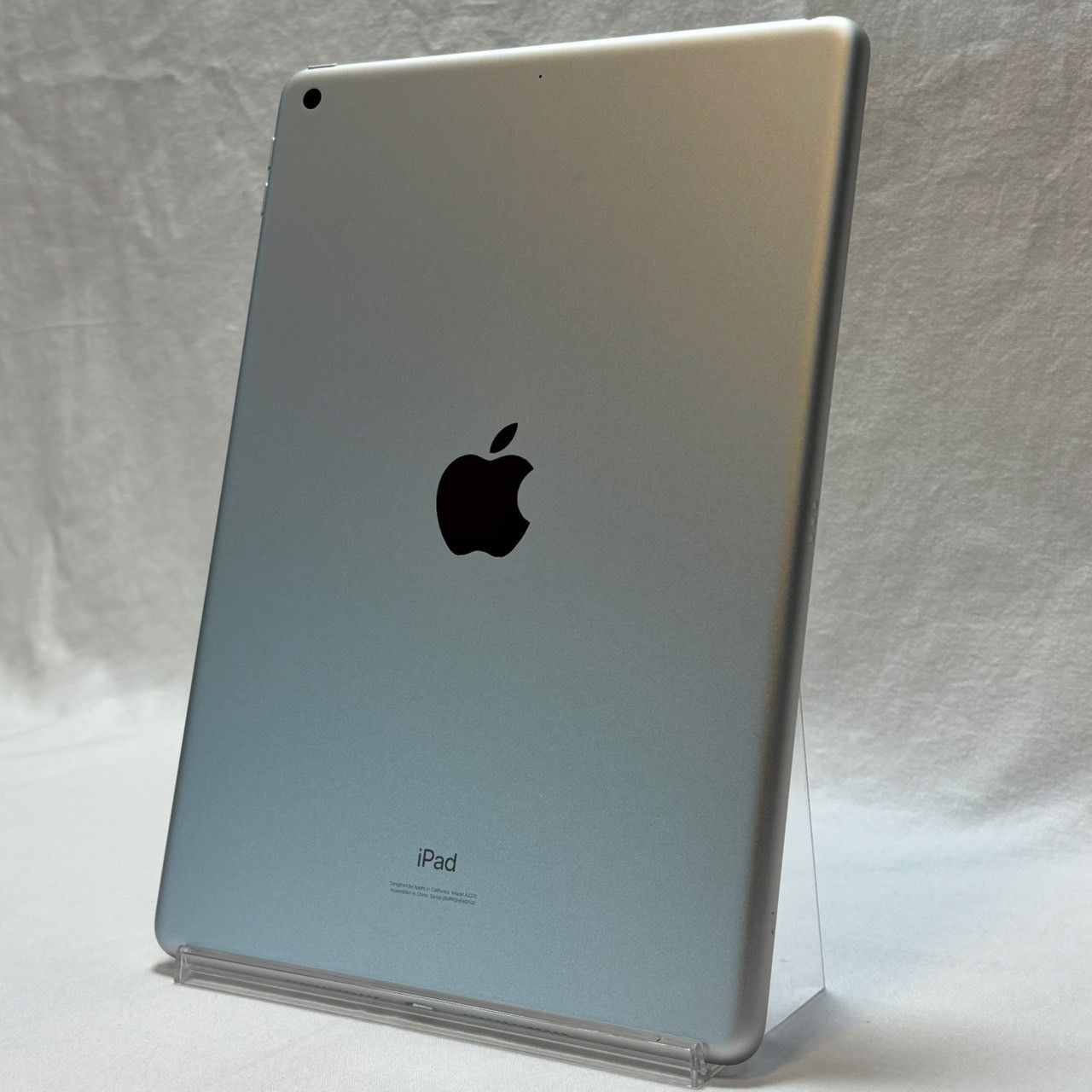 即使用可 iPad|第8世代|Wi-Fiモデル|32GB|シルバー|MYLA2J|A|フィルム|ケース|ケーブル付き|No.893