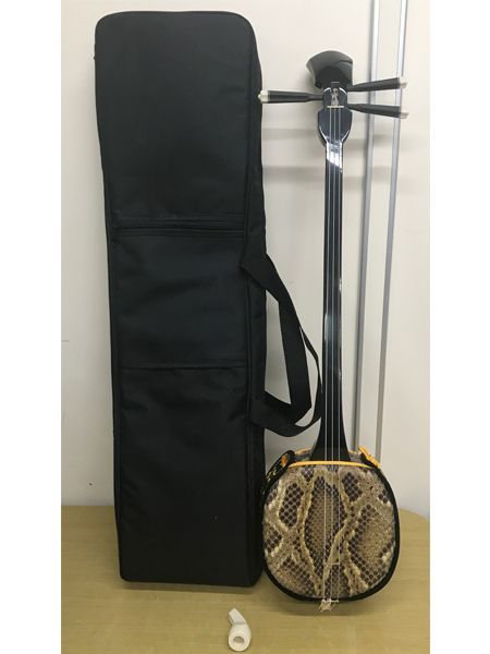 三味線 細棹　猫皮　花梨　破れなし　バチ付き　ソフトケース　四乳　四ツ皮　最高級 三味線 細棹 猫皮 花梨 破れなし バチ付き ソフトケース 四乳 四ツ