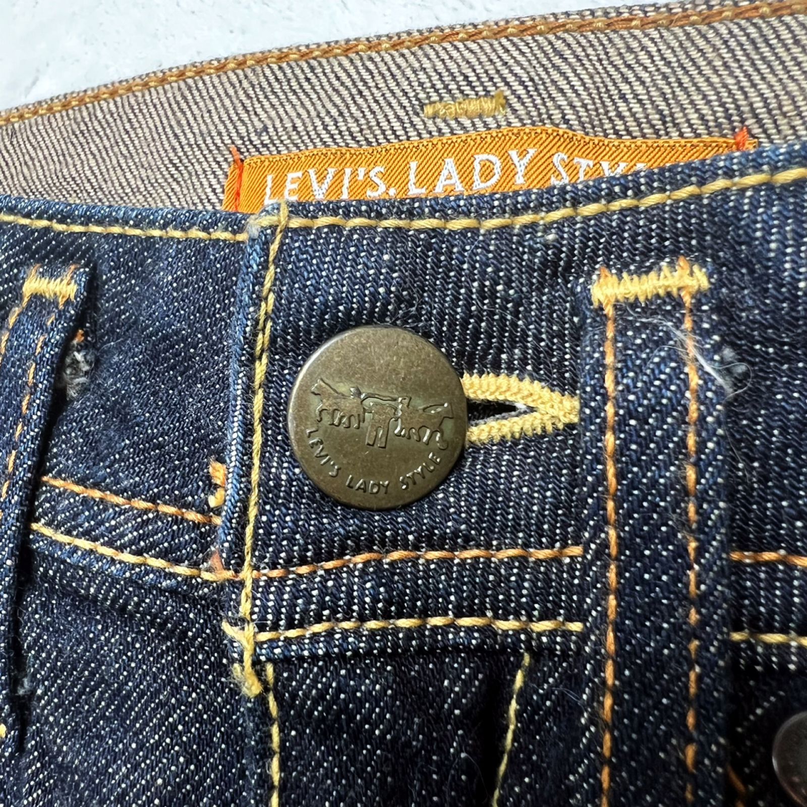 【美品】LEVI'S LADY STYLE（リーバイス レディスタイル） ブーツカット ジーンズ サイズ26インチ カジュアル デニム 股上浅め