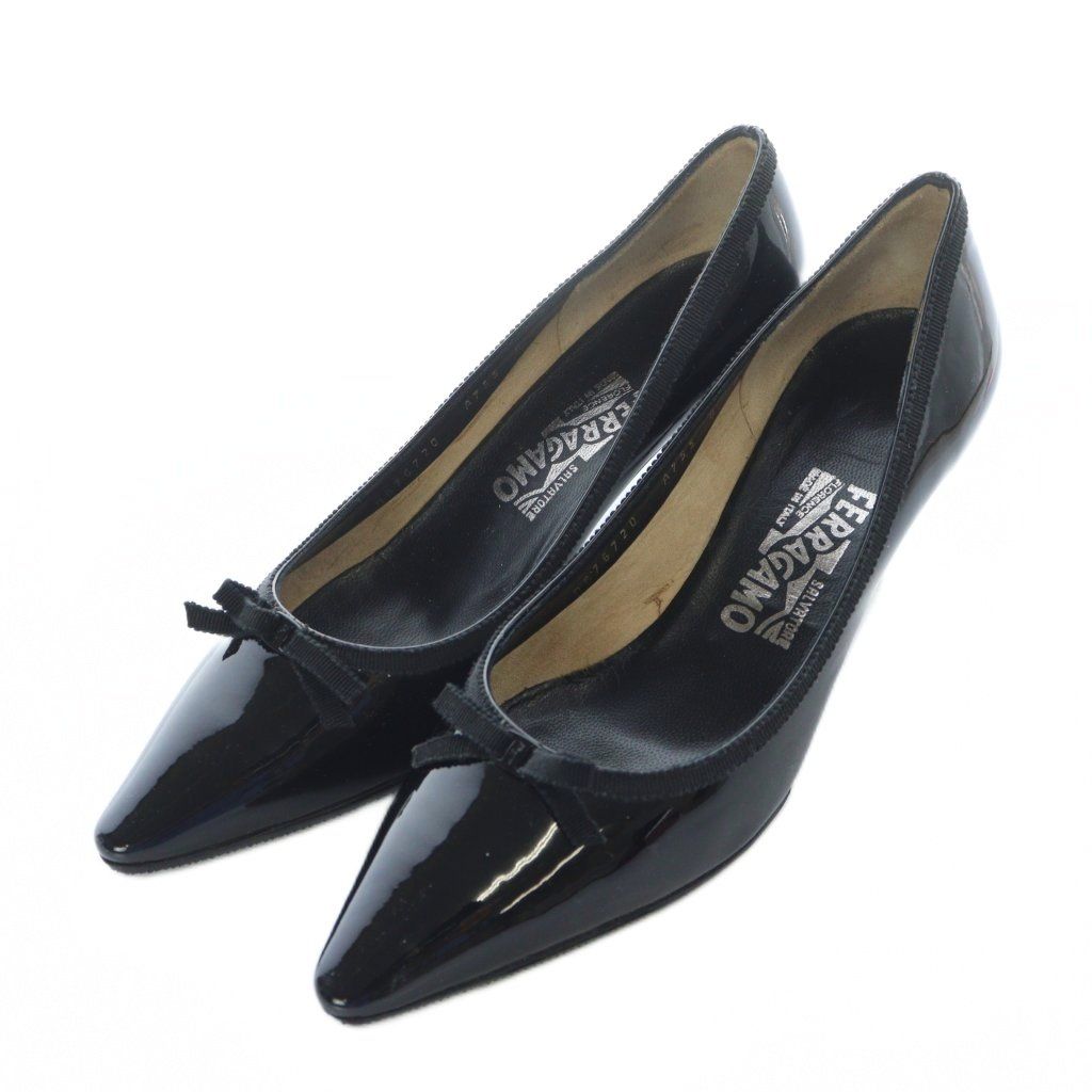 サルバトーレフェラガモ　黒エナメルパンプス サルバトーレフェラガモ Salvatore Ferragamo パンプス ヴァラ