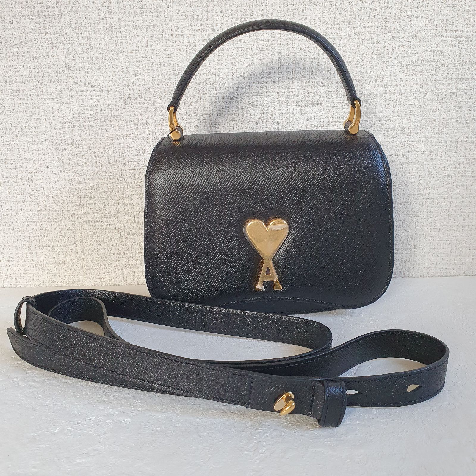 未使用】AMI PARIS グレインレザー トップハンドルバッグ 未使用】AMI PARIS グレインレザー トップハンドルバッグ