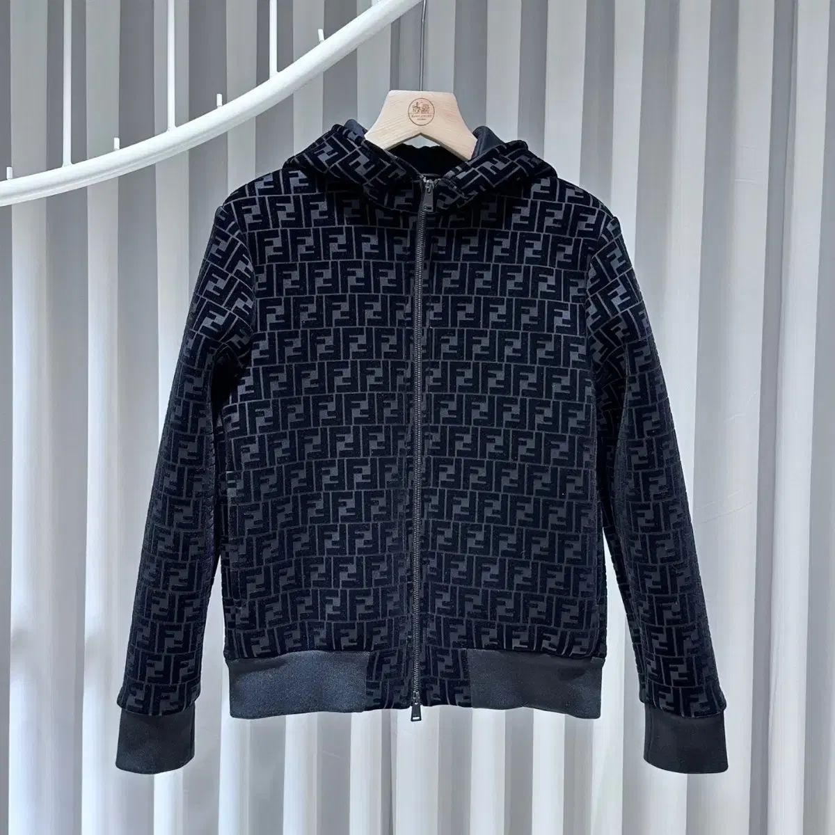 44 FENDI フェンディ ベロア ロゴ フード ジャケット