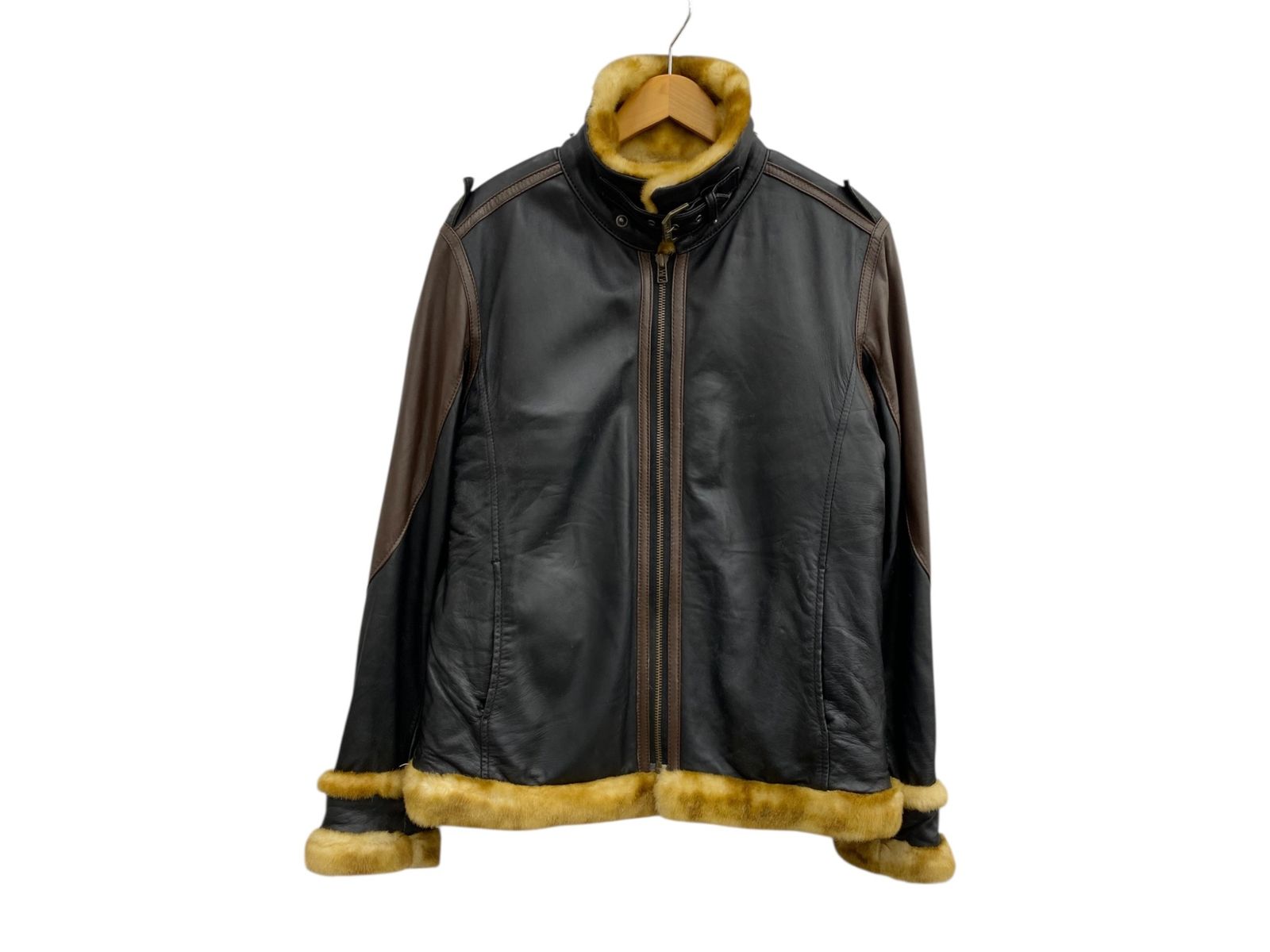 美品 AVIREX アヴィレックス 羊革 ラムレザー カーコート ブラック AVIREX (アヴィレックス) HOOD DETACHABLE LAMBJKT ラムレザー