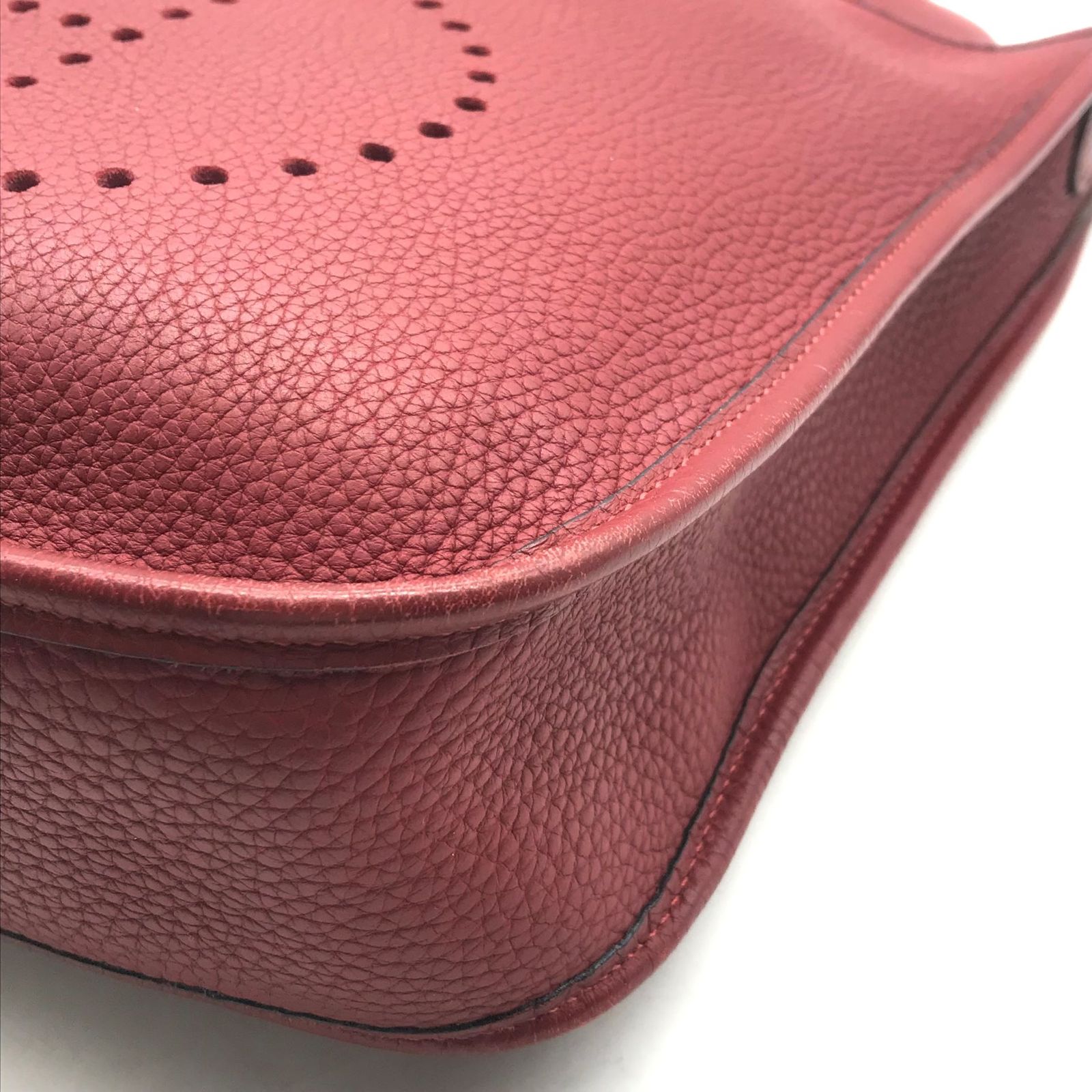 良品 HERMES エルメス エヴリン 1 PM トリヨン ルージュカザック SV金具 ショルダー バッグ k409 HERMES エルメス エヴリン 1 PM トリヨン ルージュカザック SV金具