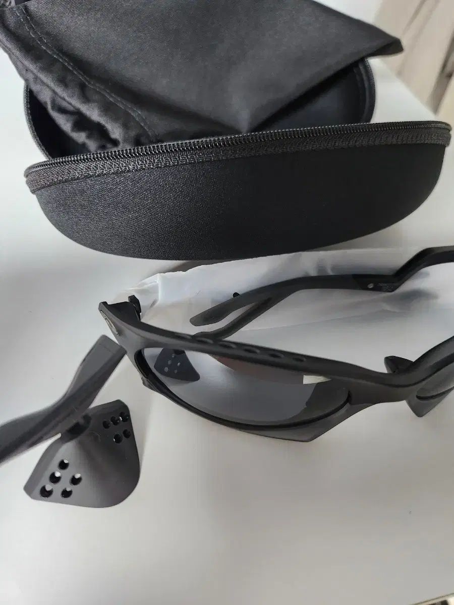 OAKLEY（オークリー) プランタリス ブラック 新品 OAKLEY（オークリー