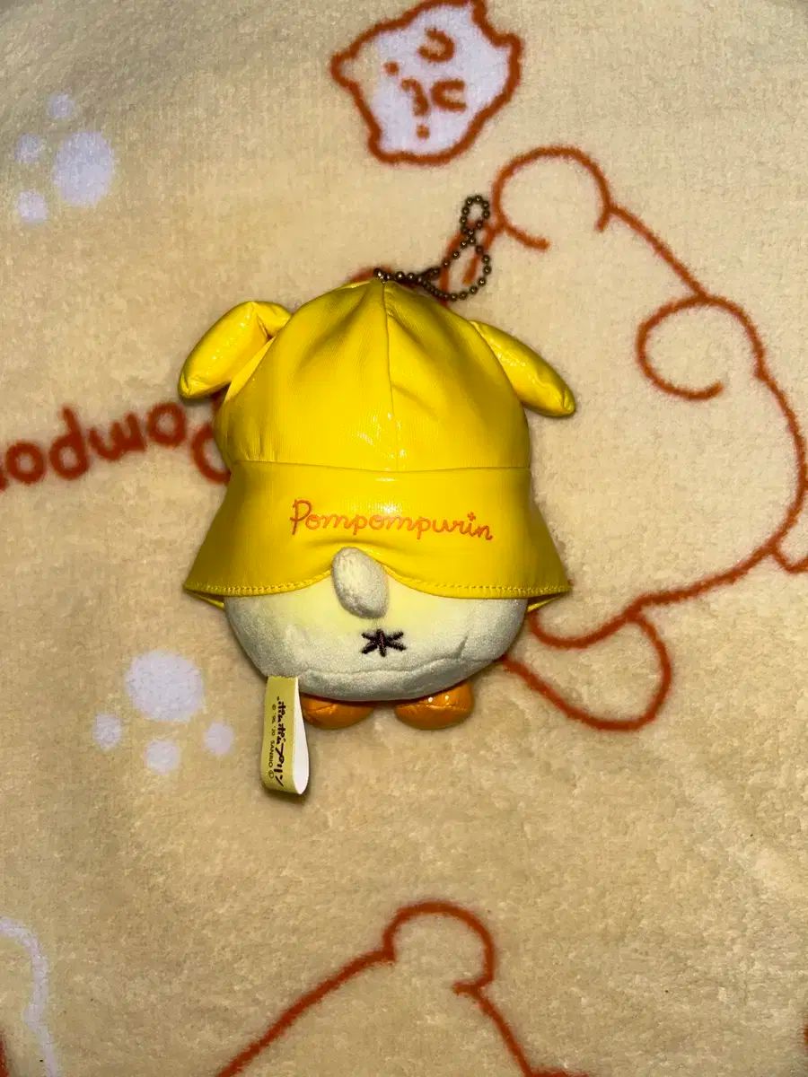 ポムポムプリン　レインコート　マスコット　未使用　美品　レア ポムポムプリン レインコート マスコット - メルカリ