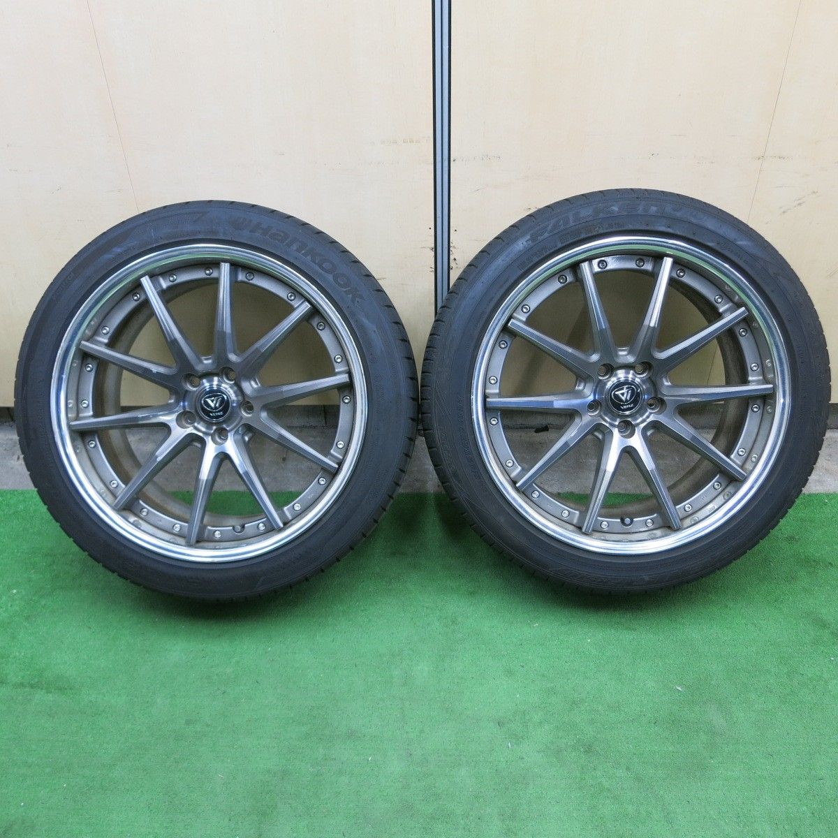 送料無料* バリ溝！22年！9.5分☆VERZ KCV02 KUD 245/45R20 ファルケン 