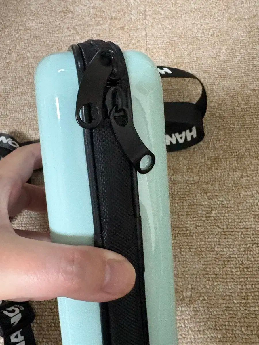 ハンギョドン 品 Sanrio サンリオ ミニ クロスボディバッグ