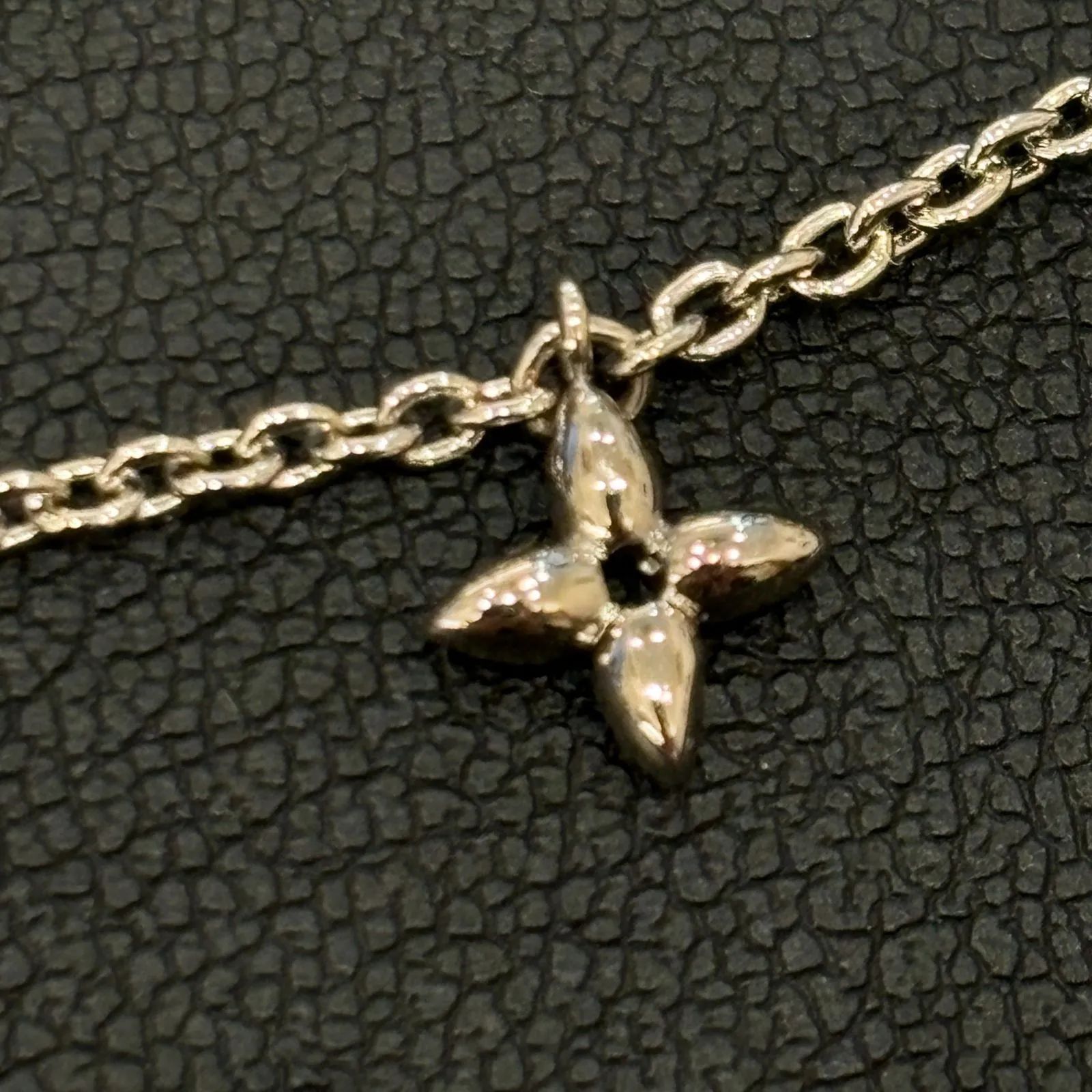 ΩNA3927 極美品！LOUIS VUITTON ルイヴィトン ネックレス LV