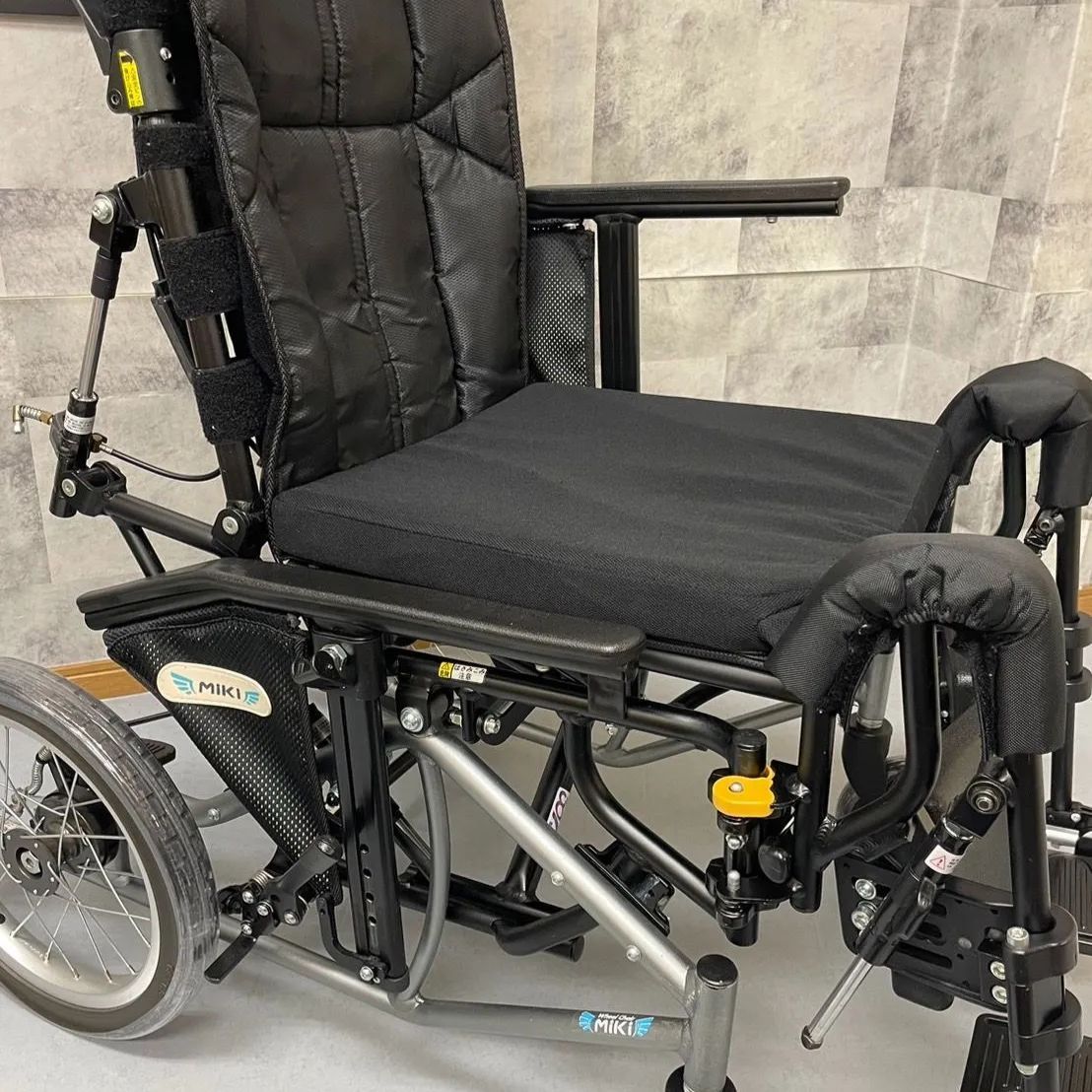 モダンB 車いす介助式 KMD-B16-40-M｜車椅子のレンタル