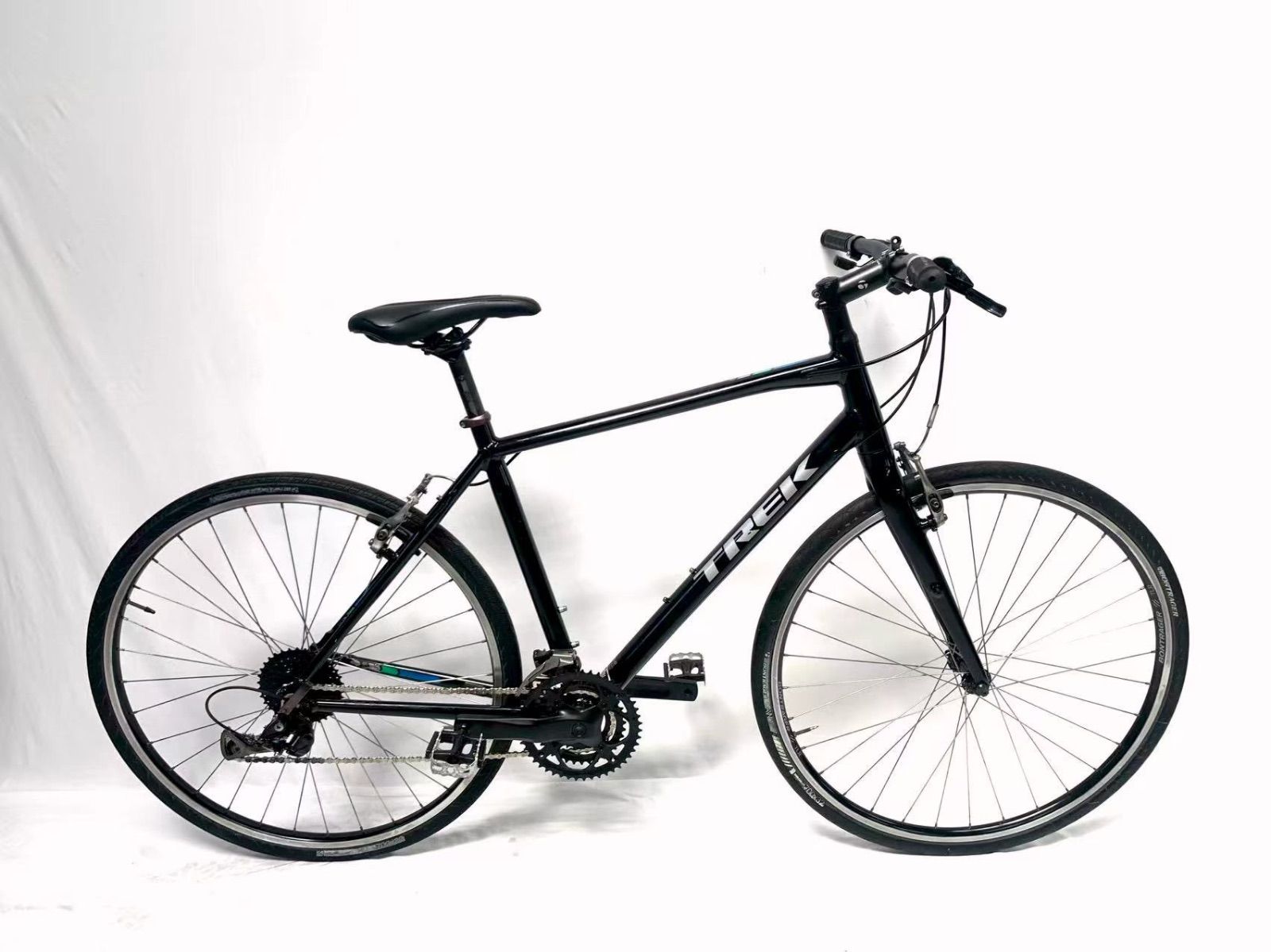 即乘】トレック TREK クロスバイク FX3 超軽量10.6キロ SHIMANO