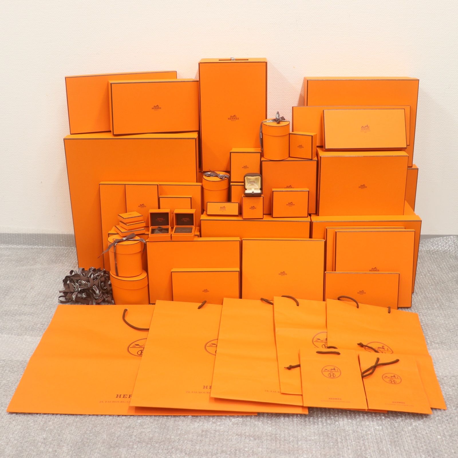 ITAMAPU52FHC HERMES エルメス BOX ショッパー 純正 紙袋 オレンジ 空き箱 アクセサリーケース まとめ売り リボン ショッパー8枚 箱38個