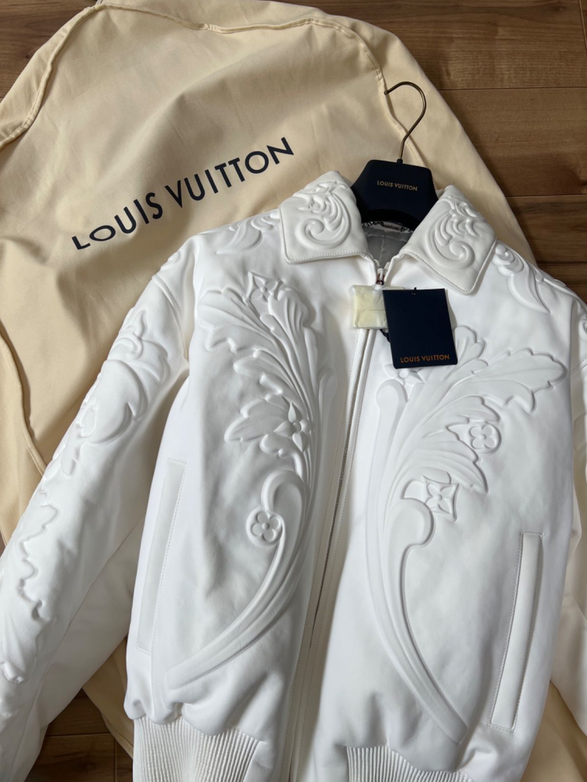 ルイヴィトン 23SS オーナメントレザーブルゾン サイズ46 - メルカリ
