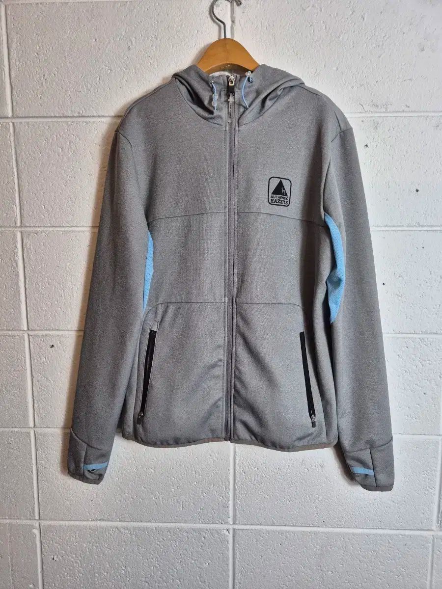 95 ） HAZZYS(へジス) スポーツ フード付き ジップアップパーカー 出品