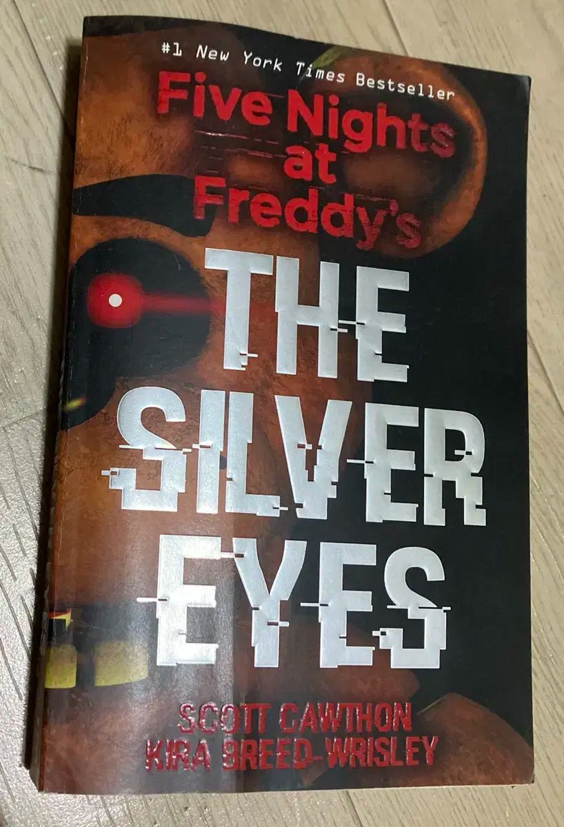 The silver eyes フレディーズ ピッツェリア 小説