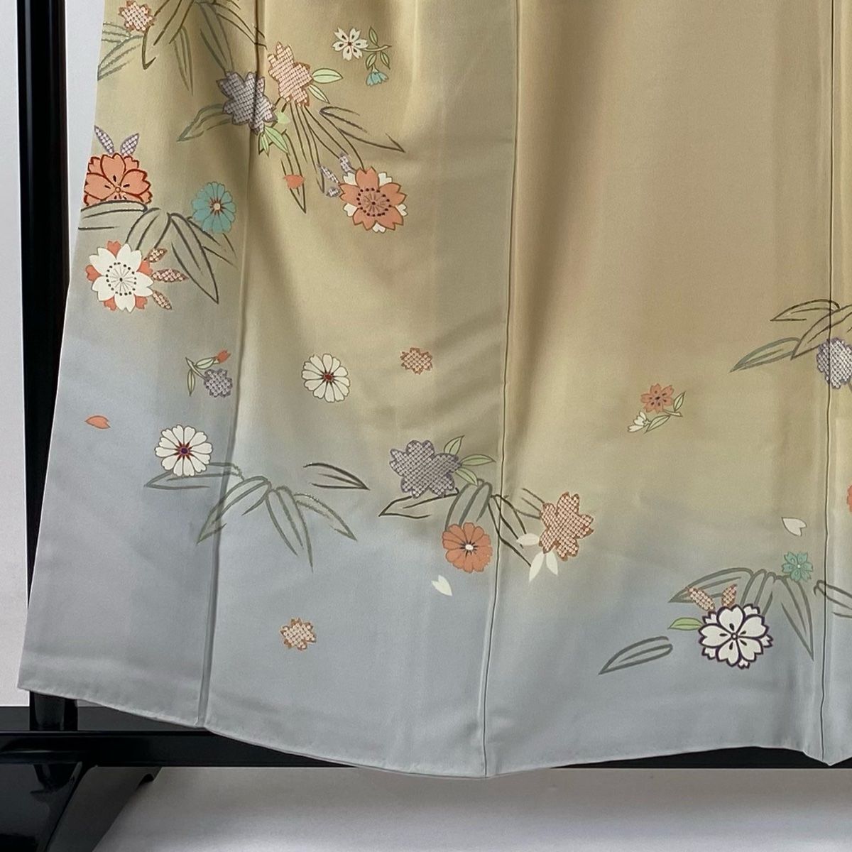 訪問着 身丈157.5cm 裄丈64cm M 袷 桜 笹 金彩 金糸 ベージュ 正絹 秀品 一つ紋