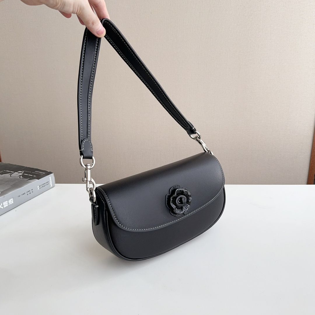 COACH コーチ エミーサドルバッグ ティーローズ 椿 2WAY ショルダーバッグ アウトレット品 ブラック 黒 CU536 - メルカリ