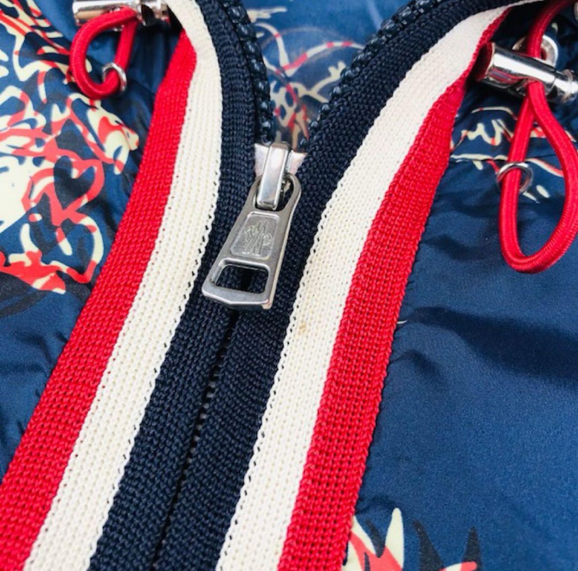 良品☆MONCLER・モンクレール ANTON メンズ 総柄 ブランドアイコン