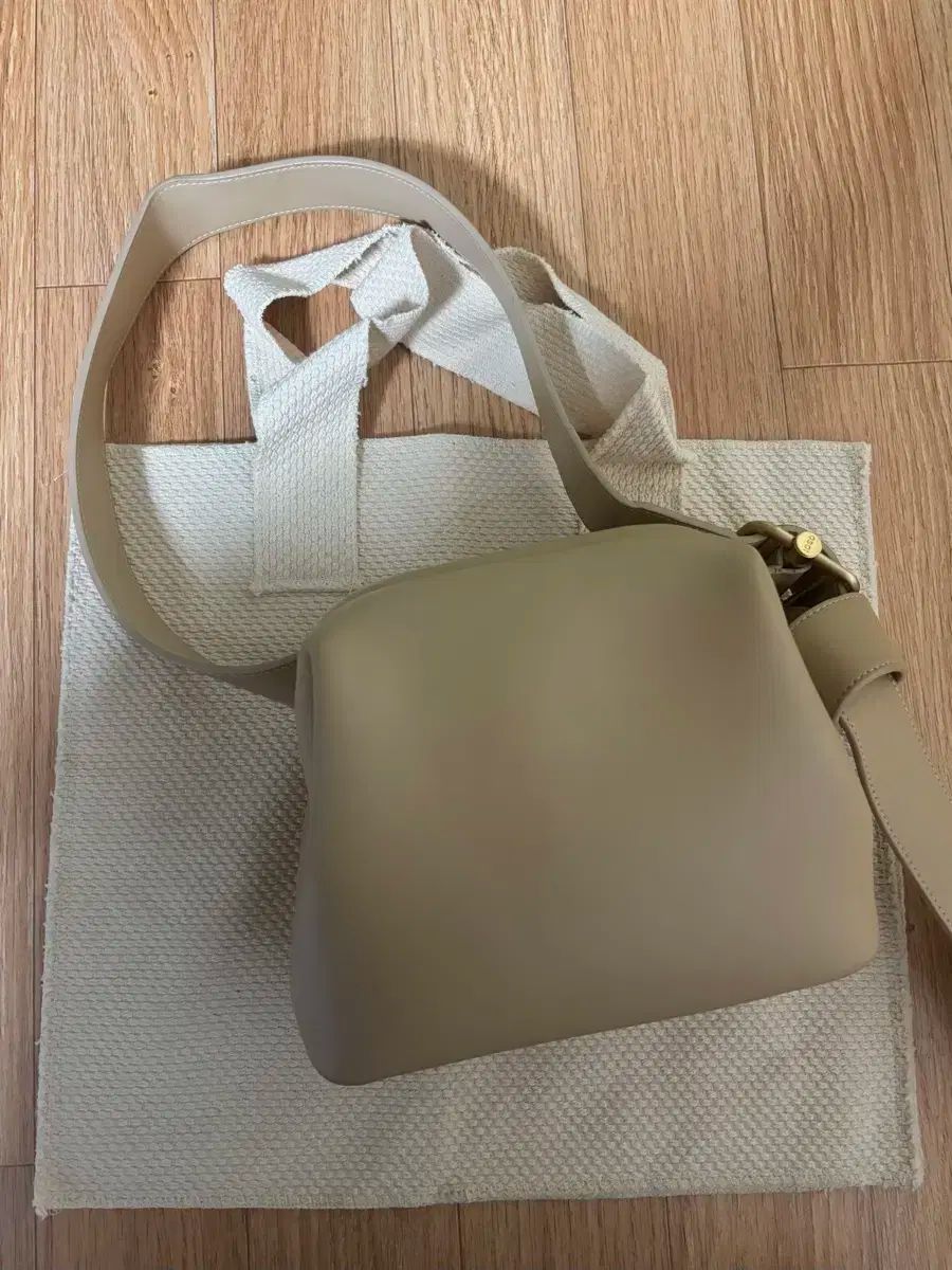 ショルダーバッグ バッグ OSOI⁄オソイ⁄CIRCLE MINI -CREAM ショルダーバッグ バッグ OSOI⁄オソイ⁄CIRCLE MINI -CREAM