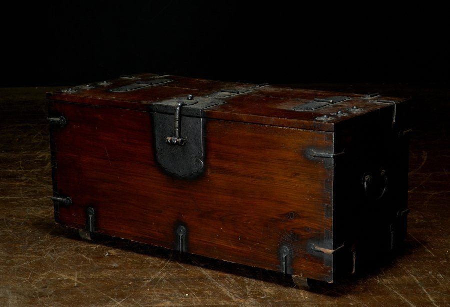 蔵A5374 李朝家具 バンダジ 鉄金具 李朝箪笥