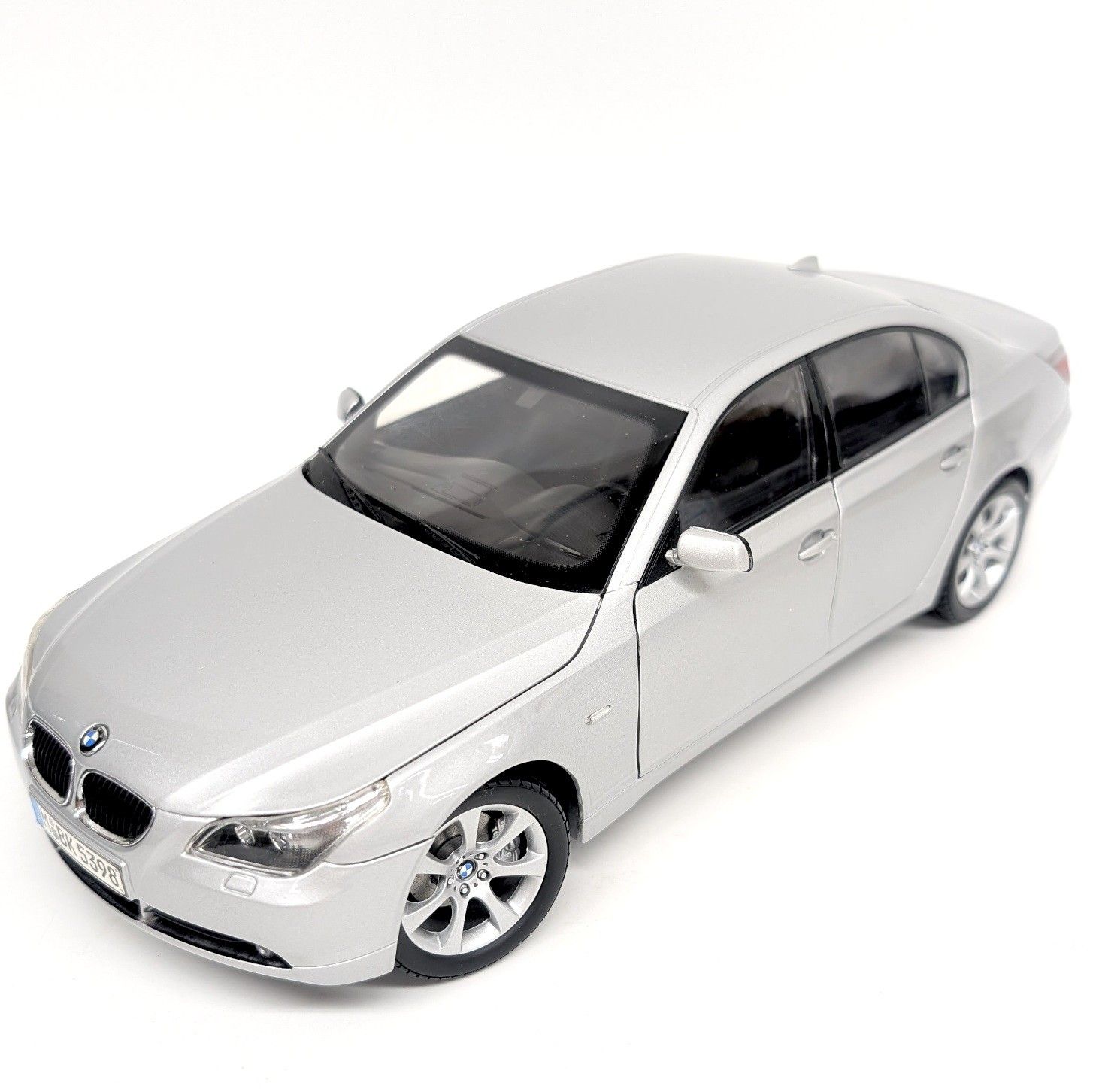 BMW 5シリーズ 京商 KYOSHO 1/18 モデルカー BMW 5シリーズ 京商 KYOSHO 1/18 モデルカー - メルカリ