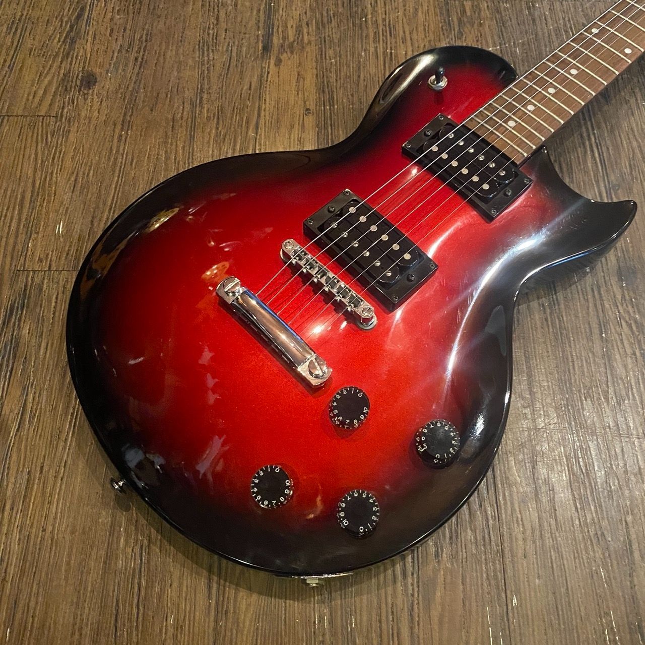 Aria Pro II PE-40 Electric Guitar アリア レスポール エレキ