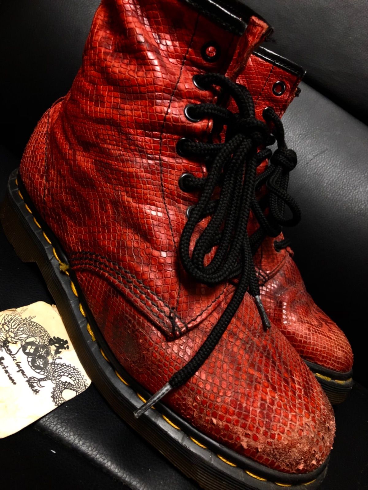 80年代イングランド製Dr.Martens エンボスレザーRED8EYELET