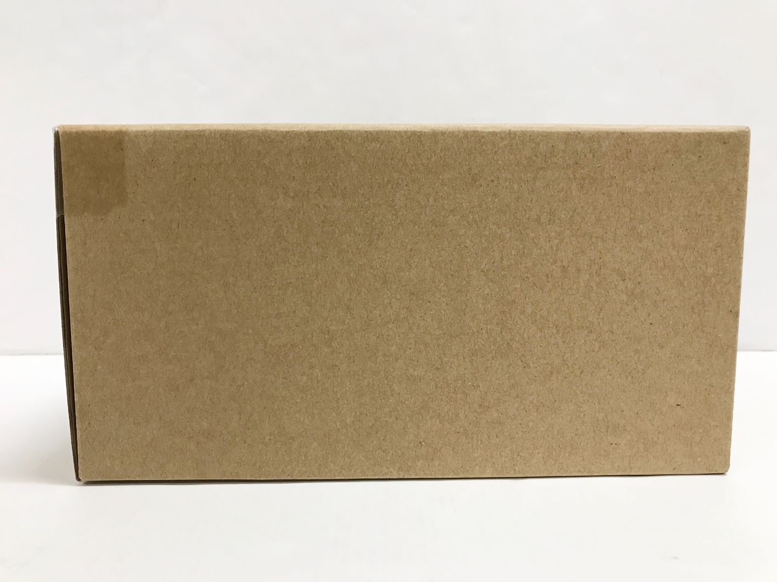 28. 輸送箱未開封