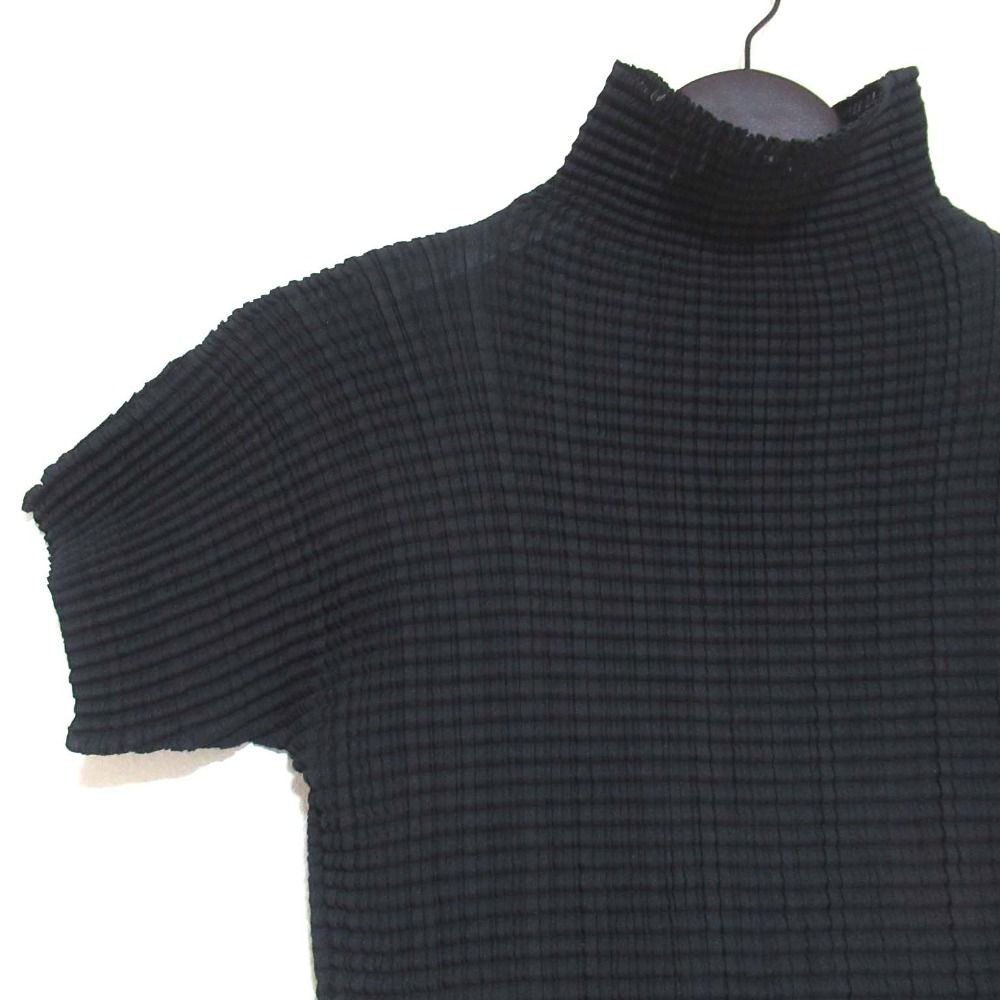 美品) ISSEY MIYAKE 半袖ハイネックトップス 極美品 【ISSEY MIYAKE me