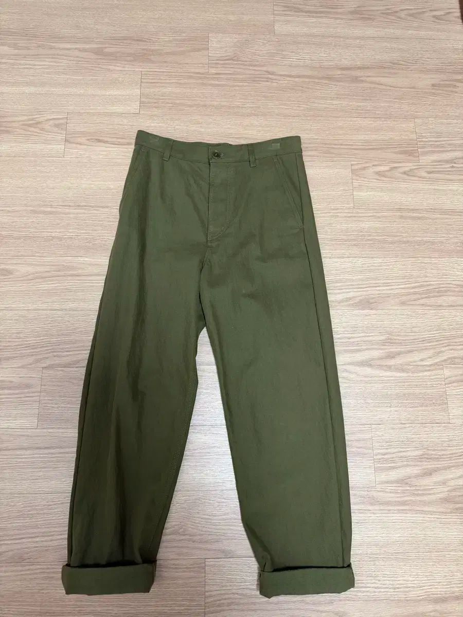 Cos パッティング カーキ パンツ