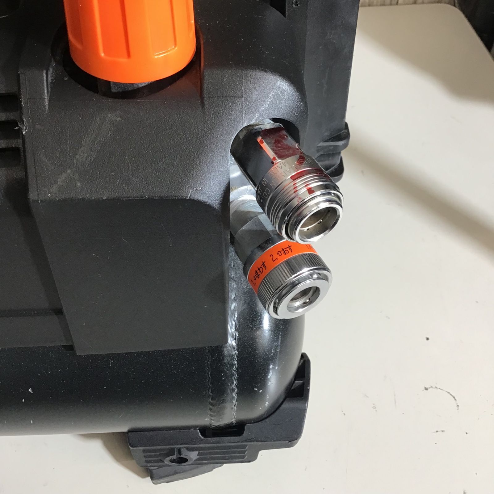 エアコンプレッサー AK-HH1310E2_ブラック