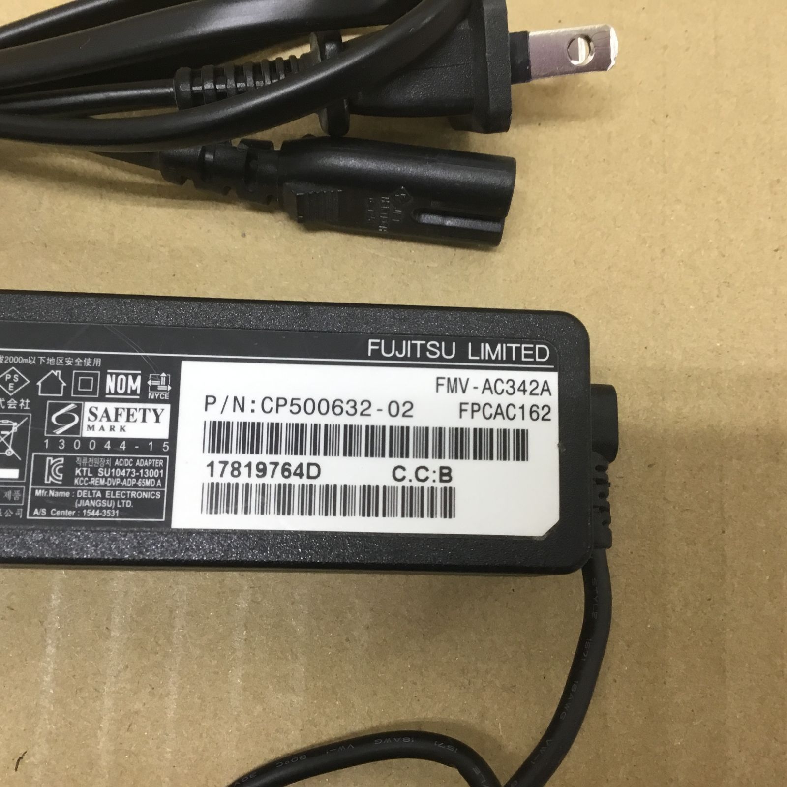 富士通 純正 65W ACアダプター FMV-AC342A FPCAC162 細ピンプラグサイズ：約3.5mm x 1.35mm 19V 3.42A