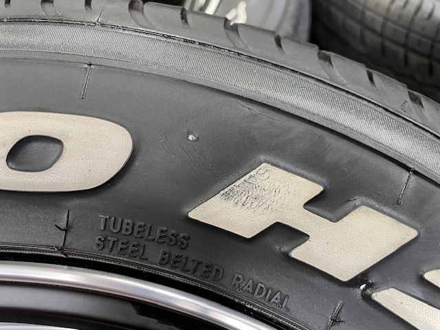 ホワイトレタータイヤセット 200系ハイエースに