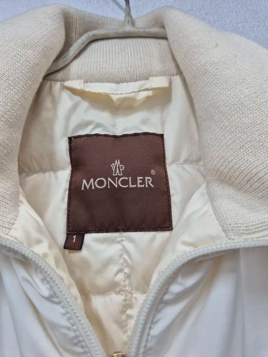 モンクレール レディース ダウン ベスト アイボリー |55 正規品