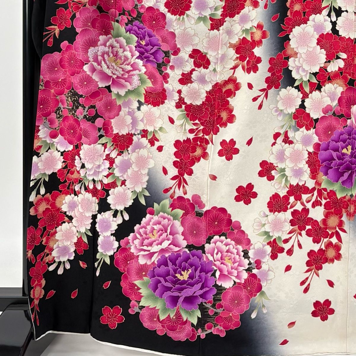 振袖 身丈168cm 裄丈67.5cm L 袷 牡丹 桜 金彩 刺繍 クリーム