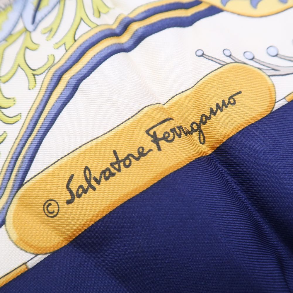 フェラガモ スカーフ Salvatore Ferragamo シルク100% 正方形