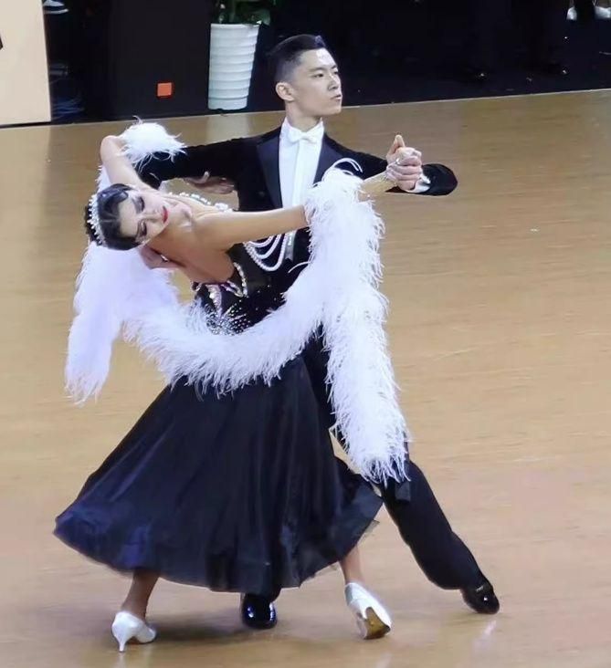 社交ダンス オーストリッチフロート