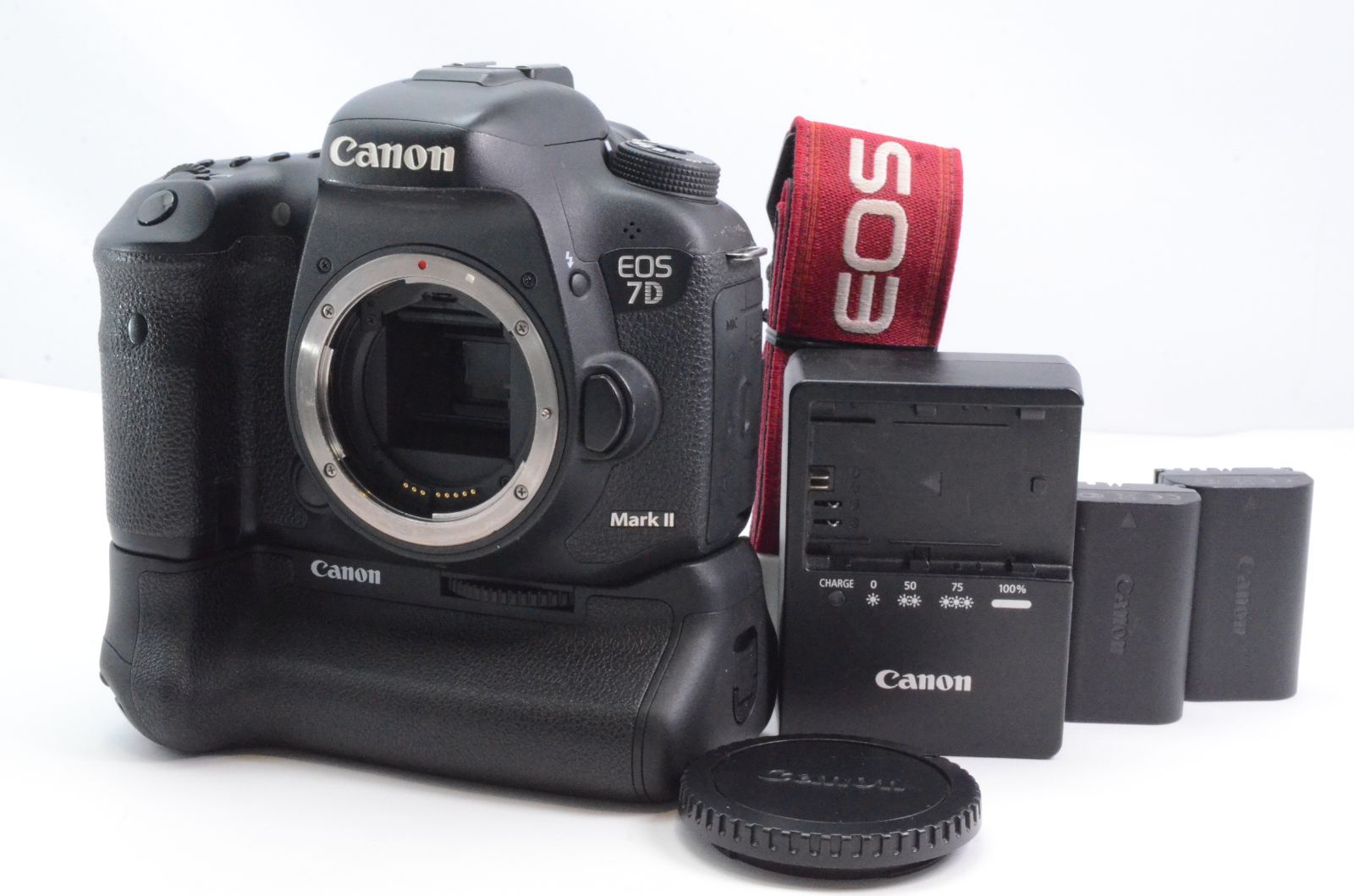 美品 CANON EOS 7D + BG-E7(バッテリーグリップ) 極美品 Canon EOS 7D