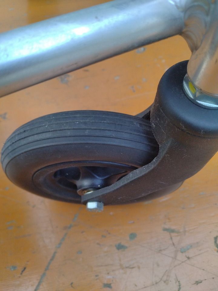 一部地域を除く ノーパンク アルミ介助式車いす 超軽量ニューライトシリーズ MC-43ＮＬ KM-25-0917-12 WWW_NOITHATQUANGTHANH_NET