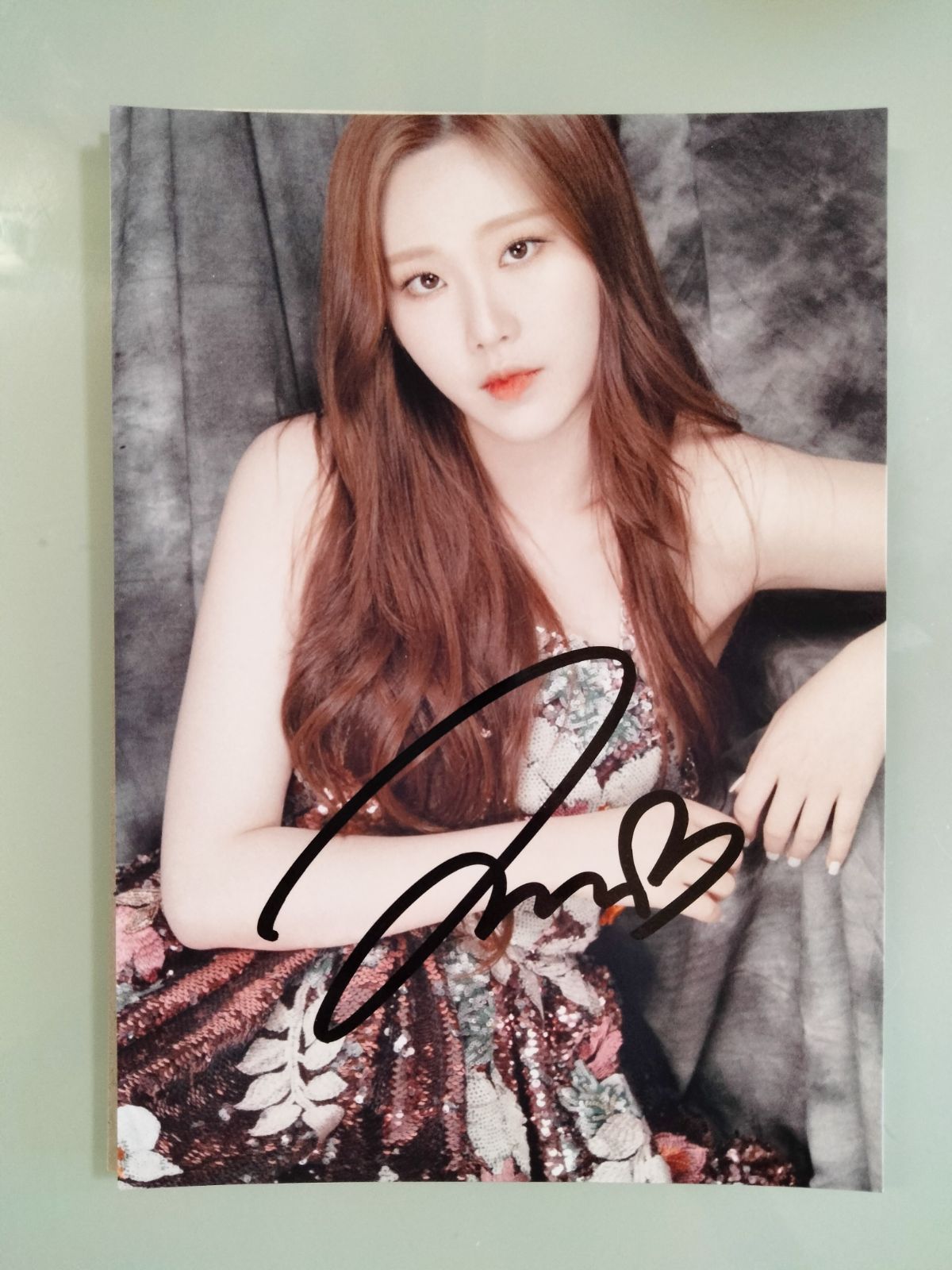 ナヨン直筆サイン入り2Lサイズ写真‥NAYEON…TWICE… セール中…ナヨン直筆サイン入り2Lサイズ写真‥Nayeon…TWICE