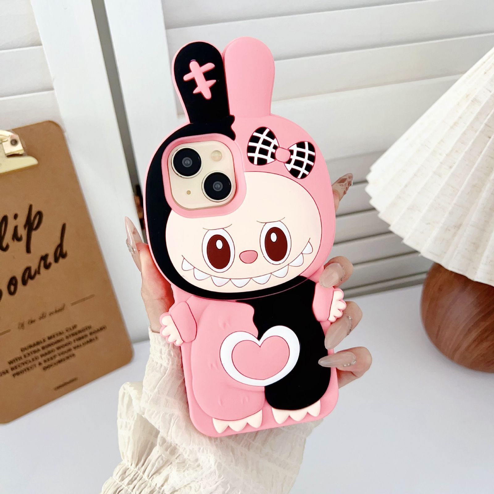 新品 iPhone16proケース ピンク ラブブ iphoneケース