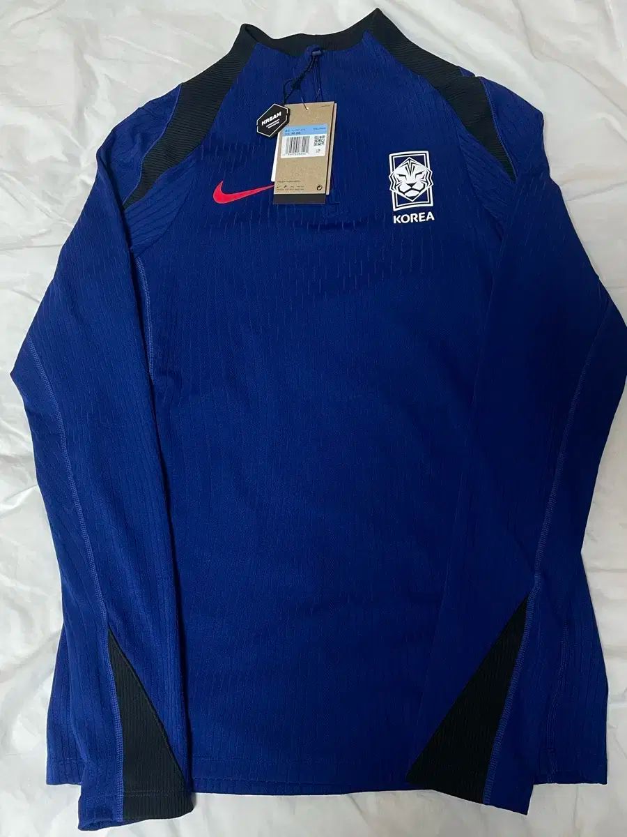 【雷市場（ポンジャン）商品韓国直送】 Nike(ナイキ） 国代表 ニット セーター ドリルトップ M 新品