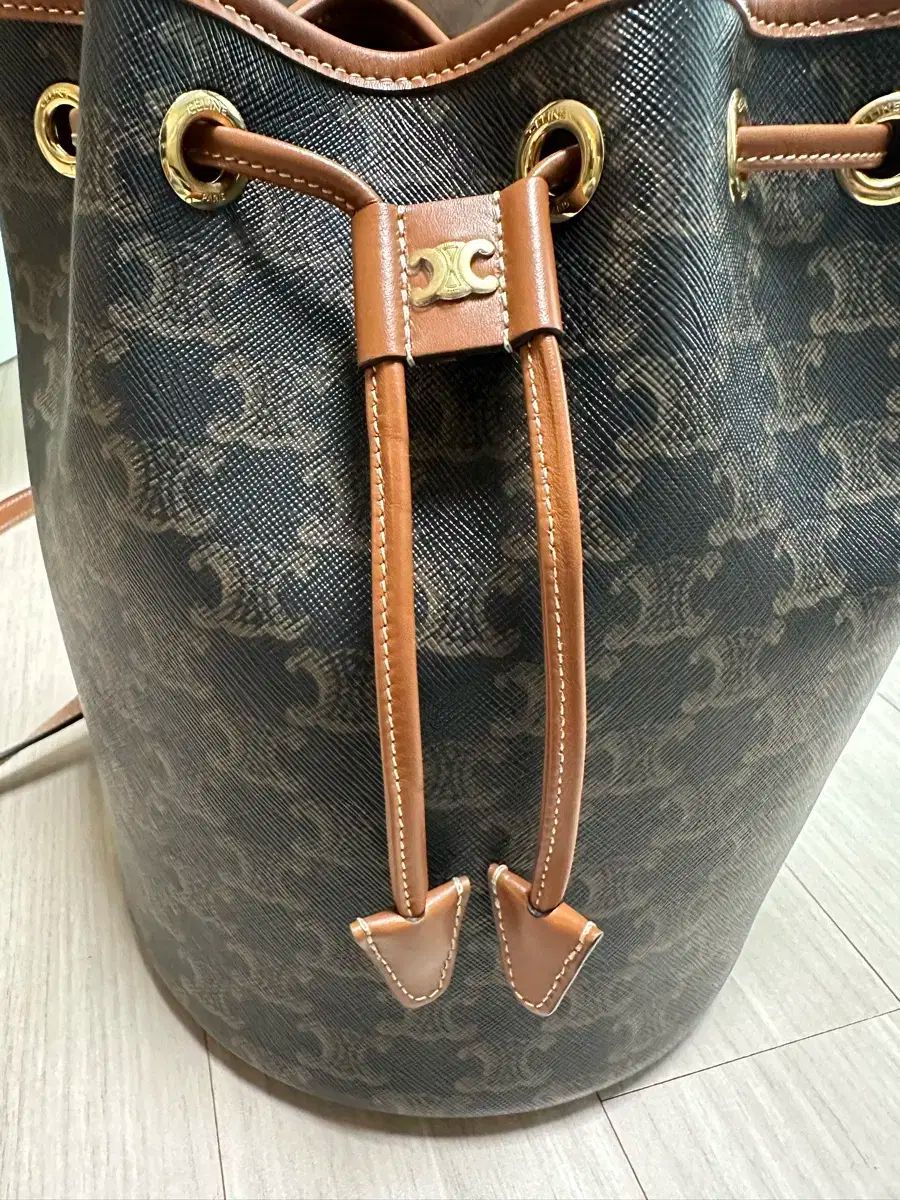 セリーヌ トリオンフ キャンバス クララ バケットバッグ 3Wayで使える♪【CELINE】トリオンフキャンバス クララ バッグ
