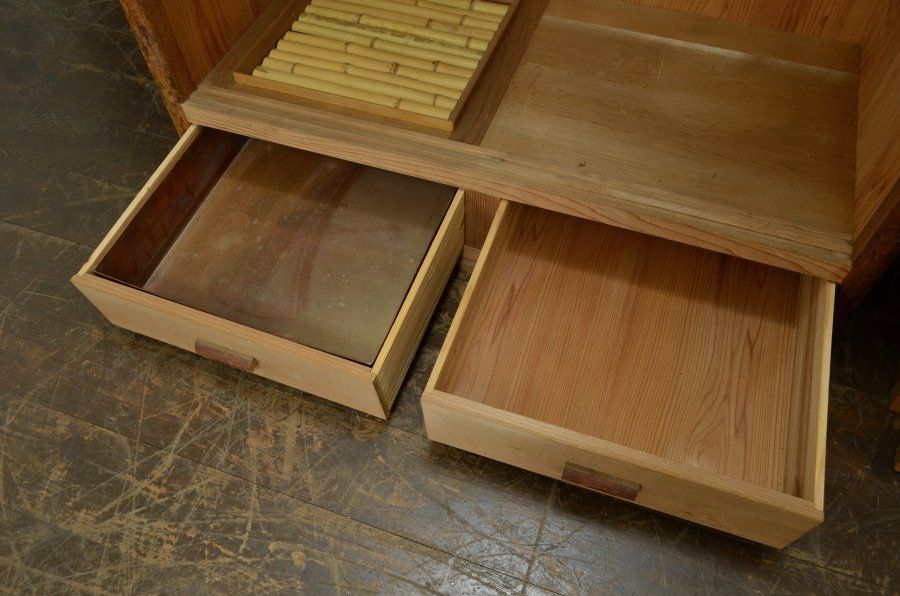 置水屋　茶道具　茶箪笥　茶棚 蔵A5307】茶道具 水屋道具 置水屋 茶箪笥 網代引戸 銅おとし