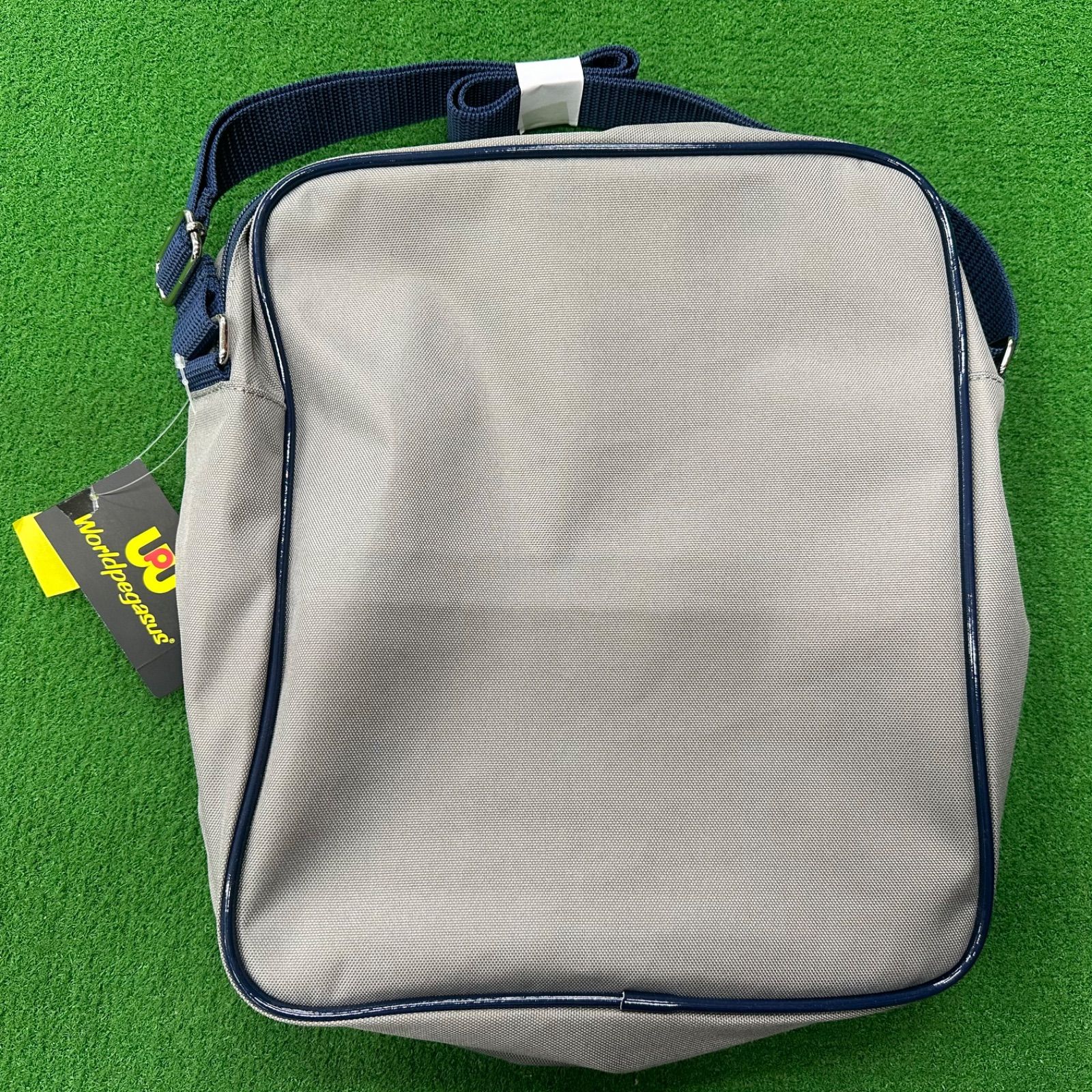 ワールドペガサス ショルダーバッグ グレー