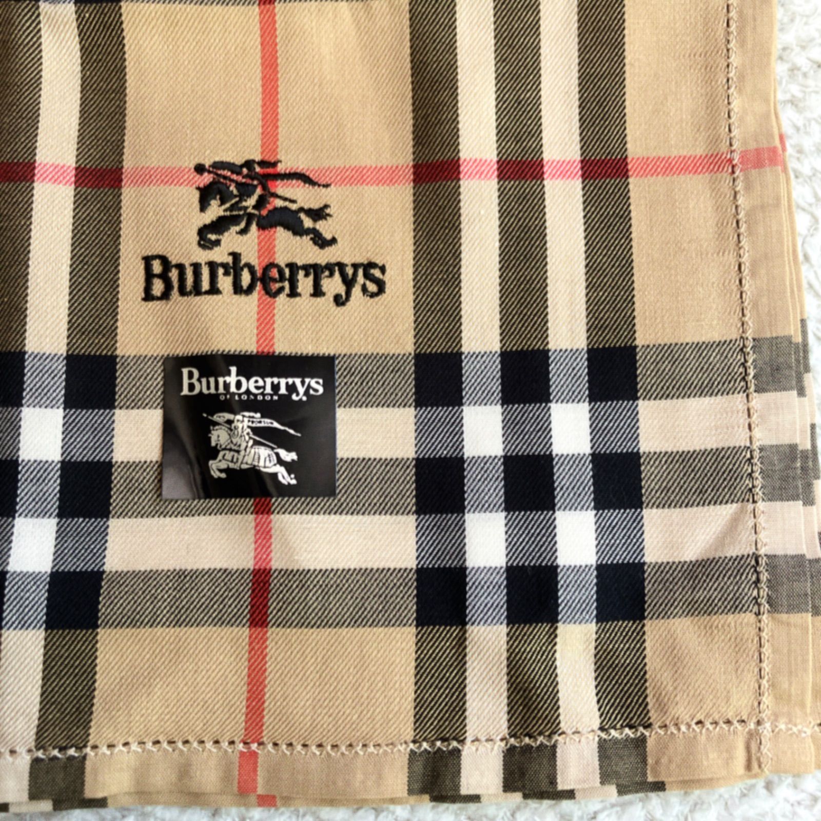 BURBERRY　バーバリー　新品メンズハンカチ　レディースハンカチノバチェック BURBERRY LONDON ノバチェック ベージュ ハンカチ 新品 ブランド